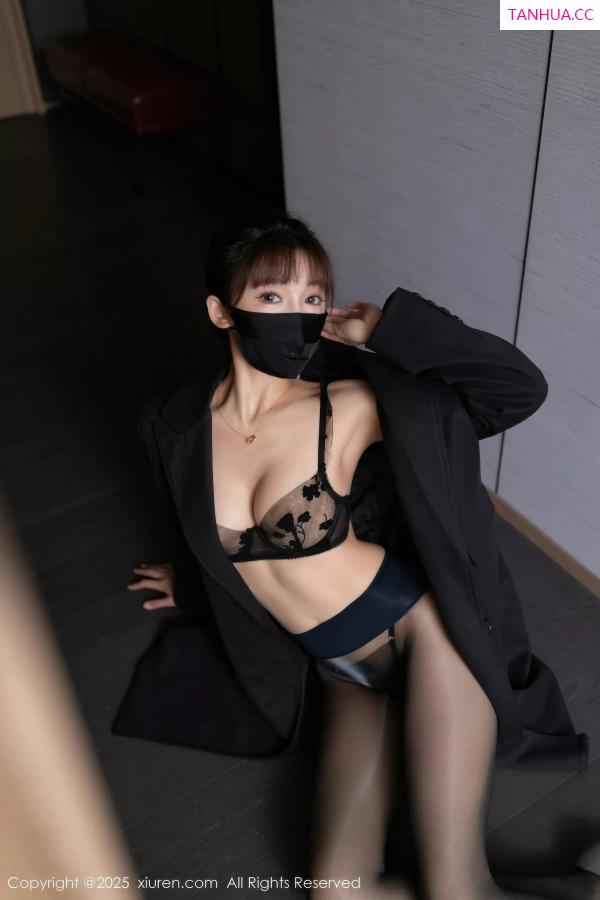 陆萱萱  [XiuRen]高清写真图 2025.10.16 No.10880 陆萱萱 西安旅拍第11张图片